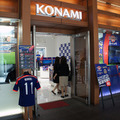 サッカー一色になったコナミスタイル六本木店外観