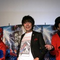 ウーマンラッシュアワー村本大輔（中央、写真は『アメイジング・スパイダーマン2』のトークイベント時）