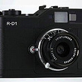 　エプソンは15日、今年夏頃の発売予定となっていたレンジファインダーデジタルカメラ「R-D1」の発売日を8月上旬に決定した。