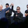 アルバム「Songs of Innocence」のリリースを発表したロックバンドU2(c) Getty Images