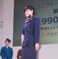 ANA、今冬着用開始する客室乗務員の新制服と歴代制服を披露