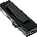 MicroSDカードスロット、クリップを装備（MicroSDカードは別売）