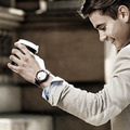 丸型液晶を採用したスマートウォッチ「LG G Watch R」