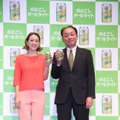 SHELLY（向かって左）と布施社長