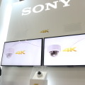 ソニーブースのステージでの4K対応ネットワークカメラのプレゼンテーション