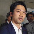 小泉氏は「ドローンの規制は重要だが、ビジネスを阻害する方向はいけない。可能性を広げられるものにしたい」と前向きな回答をした