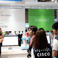 「CISCO Meraki」は展示スペースが広く、シスコのブースでも一際賑わいを見せていた