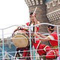 「おんどこどん！」／東京ディズニーランドの「ディズニー夏祭り」