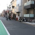 通学路などに防犯カメラを設置することで、犯罪抑止効果に加え、仮に事件やトラブルが起きた際にも映像を手がかりに行方不明の子供の保護や容疑者逮捕に繋げるといった効果も期待できる（撮影：防犯システムNAVI取材班）