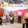 ブラジルフェアのオープニングセレモニーの様子。軽快なブラジル音楽でセレモニーはスタート