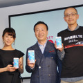 新しいiPhone 6sを購入した方と記念写真