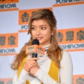 ローラ【写真：竹内みちまろ】