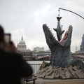 ロンドンに現れたモササウルス（c）Getty Images