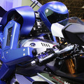 ヤマハ発動機のヒト型自律ライディングロボット MOTOBOT（東京モーターショー15）