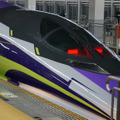 こだま新幹線「500 TYPE EVA」。博多―新大阪間を運行する。