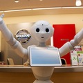 日産が導入した人型ロボット Pepper