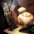 「スター・ウォーズの世界」　等身大BB-8も、個性あふれるプロジェクトが並ぶ展覧会