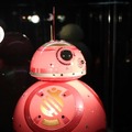 「スター・ウォーズの世界」　等身大BB-8も、個性あふれるプロジェクトが並ぶ展覧会