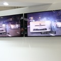 夜間の道路で撮影された車両のナンバープレートの見え方の違い。低照度環境下でも1/1000のシャッタースピードで撮影でき、ナンバーの認識が可能だ（撮影：防犯システム取材班）