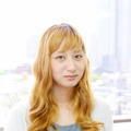 野崎友香さん　＜撮影　米玉利朋子＞