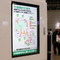 避難経路の表示から緊急地震速報通知アプリ「ゆれくるコール」による、地震の予想震度、予想到達時間の表示が可能で、さらに日本語、英語、中国語、韓国語での表示＆案内が可能だ（撮影：防犯システム取材班）