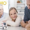 まるで生きてるみたい!? AI搭載のミニロボット「Cozmo」