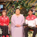 左から別所キミヱ（リオパラリンピック日本代表）、マツコ・デラックス、鈴木 徹（リオパラリンピック日本代表）