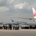 8月24日午前、羽田空港に到着したリオ発チャーター機