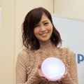 製品発表会にはゲストとしてモデルの安田美沙子さんが招かれた