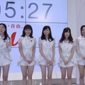 足立梨花がau SHINJUKUの1日店長