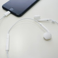 付属のLightning版EarPods。これまでのイヤホンジャックにさすEarPodsよりも、中高域のシャープさが向上した