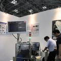 オートメーションで製造した食品の異物を検知する機器（撮影：防犯システム取材班）