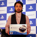 家庭用ゲームでVR遊べる時代に…「PlayStation VR」発売開始―山田孝之も「帰ってすぐやる」