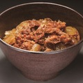 くら寿司、今度は牛丼！その名も「牛丼を超えた、『牛丼』」
