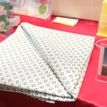 突然の雨、花粉や黄砂、PM2.5、鳥の糞、人の目から洗濯物を守る洗濯物物干し用カバー「マジカルカバー」。防水性と通気性を両立した性質を持つ不思議な物干しカバーとなる（撮影：防犯システム取材班）