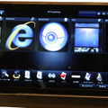 TouchSmartソフトウェアのホーム画面。上段にはよく使う機能のショートカットをそろえた大きなアイコン、下段にはそれ以外の小さなアイコンが並ぶ
