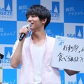 広瀬すずと中川大志が恋人役を熱演　「シーブリーズ」の新CMで