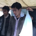 小栗旬の貴重な温泉入浴シーンが到着！連続ドラマ『CRISIS 公安機動捜査隊特捜班』