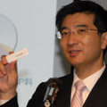 　日本通信は6日、HSDPAを用いたモバイルデータ通信サービス「b-mobile3G」を7日から開始すると発表した。b-mobile3Gは、NTTドコモのFOMA網を利用したMVNO型のサービスだ。