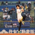 剛力彩芽、始球式でリベンジ狙うも悔しさをにじませる「40点くらい」