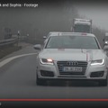 A7スポーツバックベースのアウディの自動運転開発プロトタイプ車が、女性AI（人工知能）ロボットを助手席に乗せて、高速道路でテスト走行