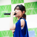 家入レオのニューシングル発売記念イベントに川口春奈がサプライズ登場