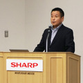 プレスカンファレンスでAIoT事業の戦略を説明するシャープの石田佳久氏