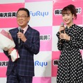 梅沢富美男と藤田ニコル【撮影：竹内みちまろ】