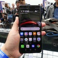 PORSCHE DESIGN HUAWEI Mate RS。曲面と真紅のカラーがきれいでした