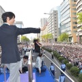 羽生結弦選手の祝賀パレードが開催！ファンに手をふって応える