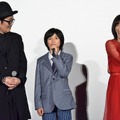 是枝監督、佐々木みゆからのお手製パルム・ドール像のプレゼントに感激