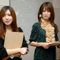 途中から参加したワセコレモデル候補の若井瞳さん(人間科学部3年)(左)と福島佳奈子さん(商学部3年)(右)