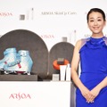 浅田真央、ボディラインくっきりの鮮やかな青ドレス姿で登場！会場からはため息！