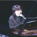 　BIGLOBEの音楽サイト「BIGLOBE Music」では、12月17日〜2005年1月17日の期間限定で、「谷山浩子ソロライブツアー2004-2005」の映像をオンデマンド配信する。